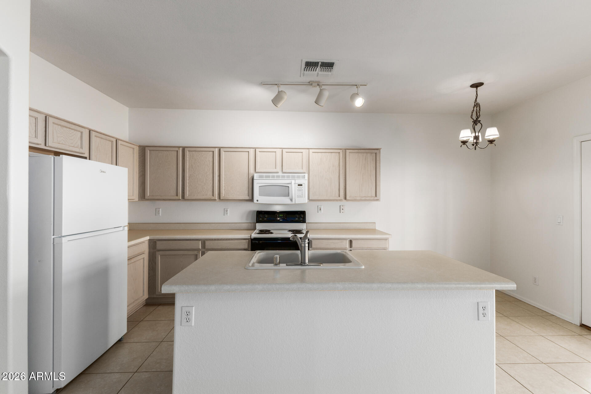 650 E PALO VERDE Street