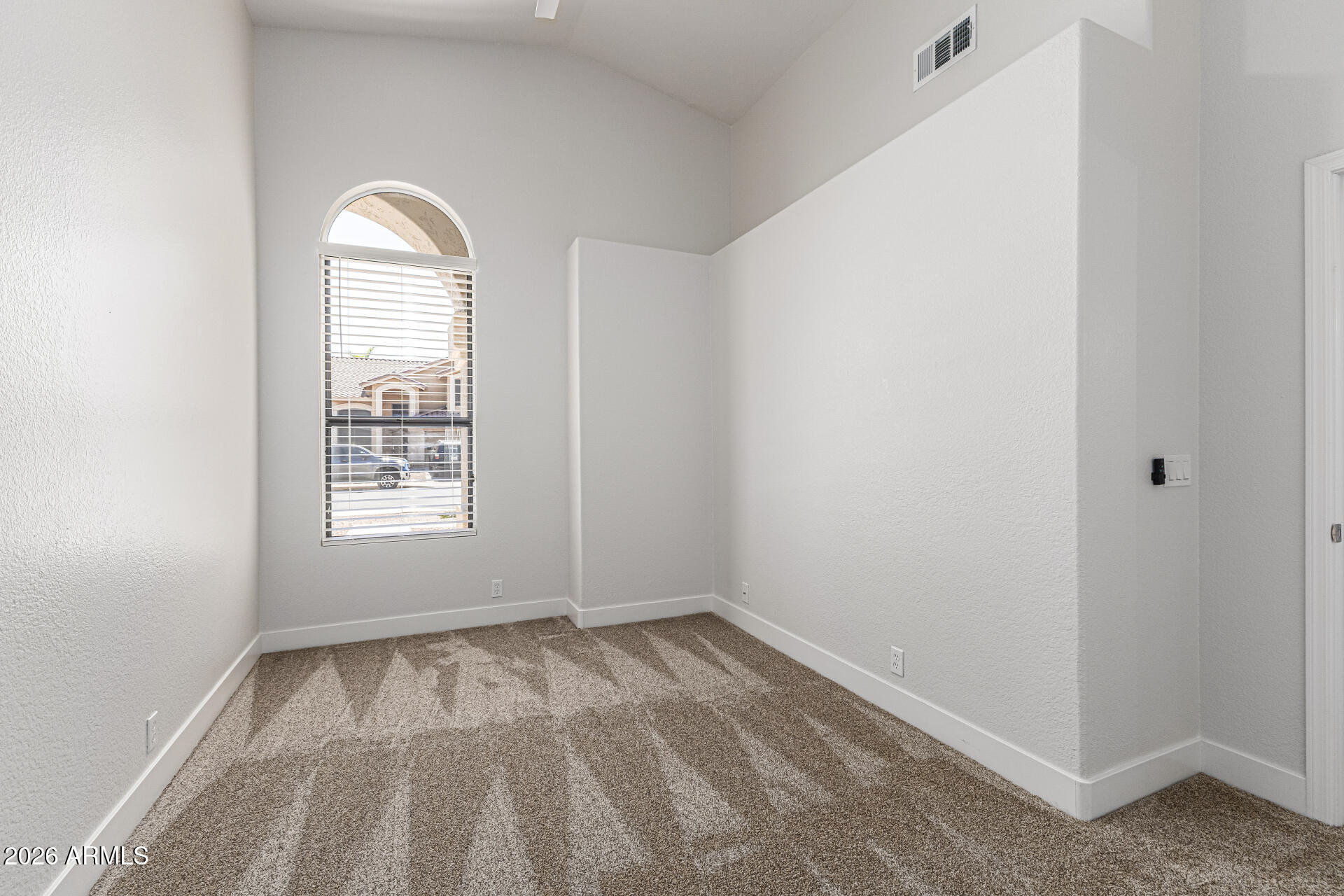 3718 E ISABELLA Avenue