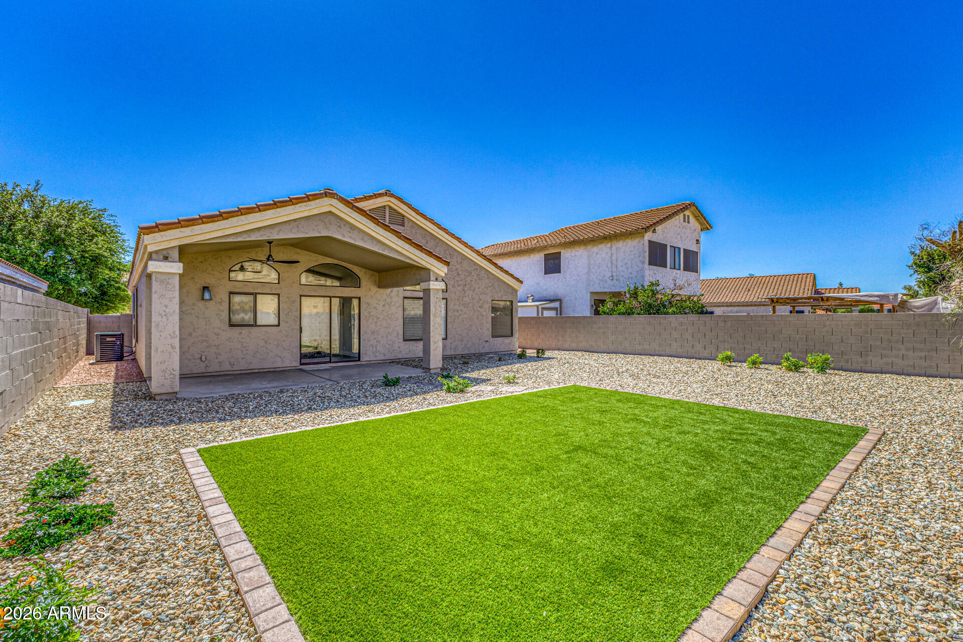 3718 E ISABELLA Avenue