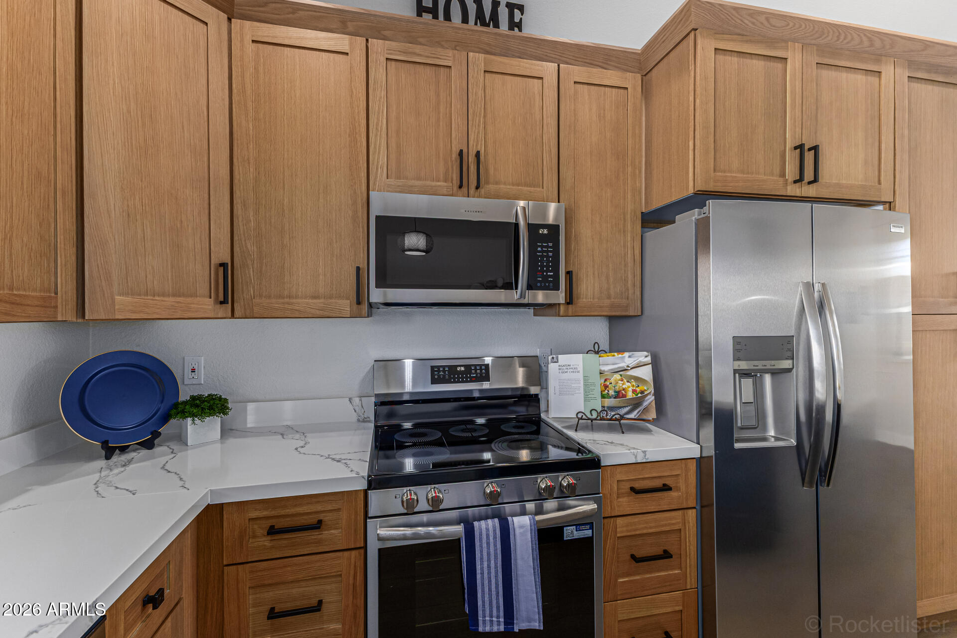 3718 E ISABELLA Avenue