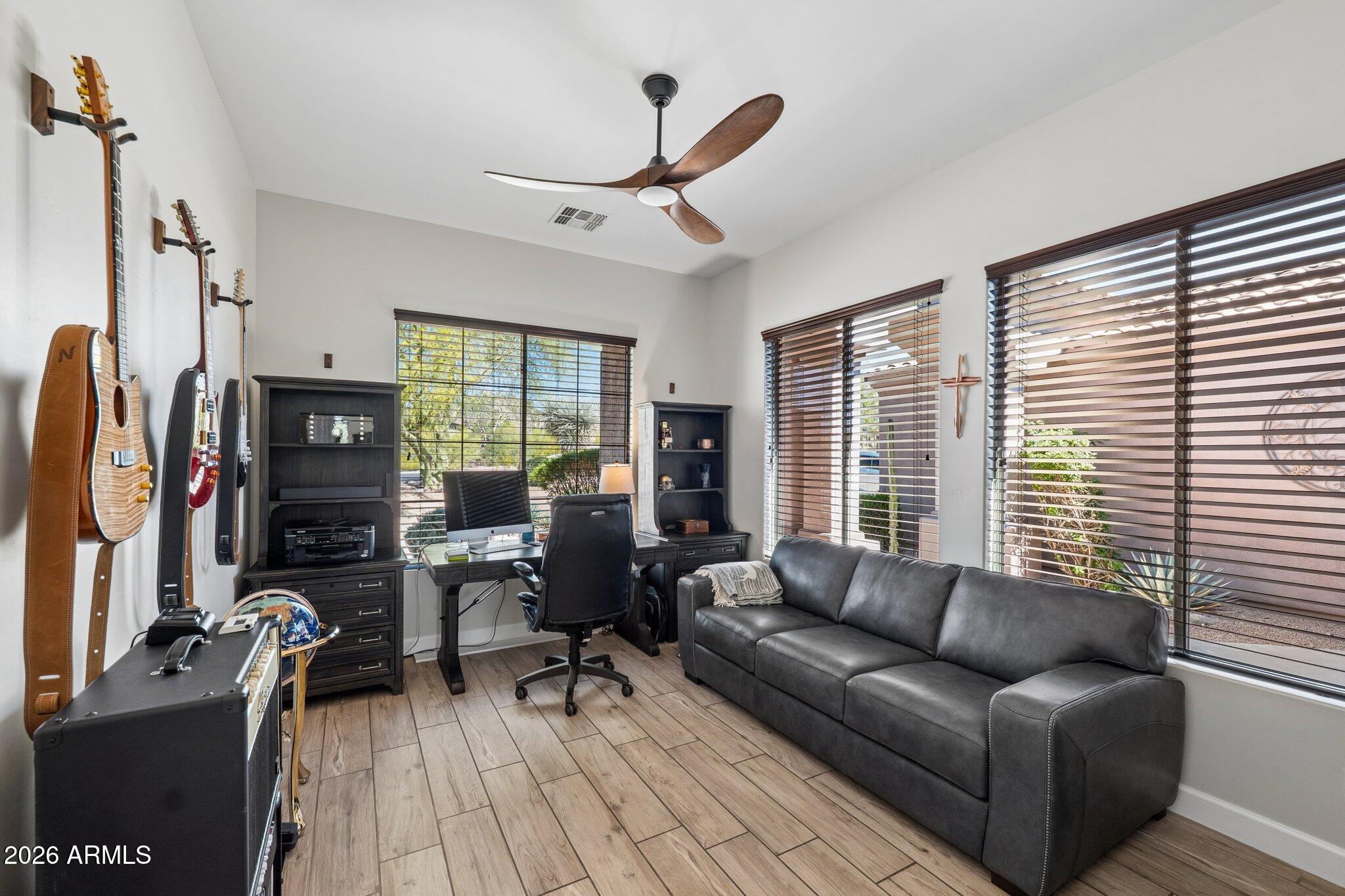 2649 N LAYTON Circle