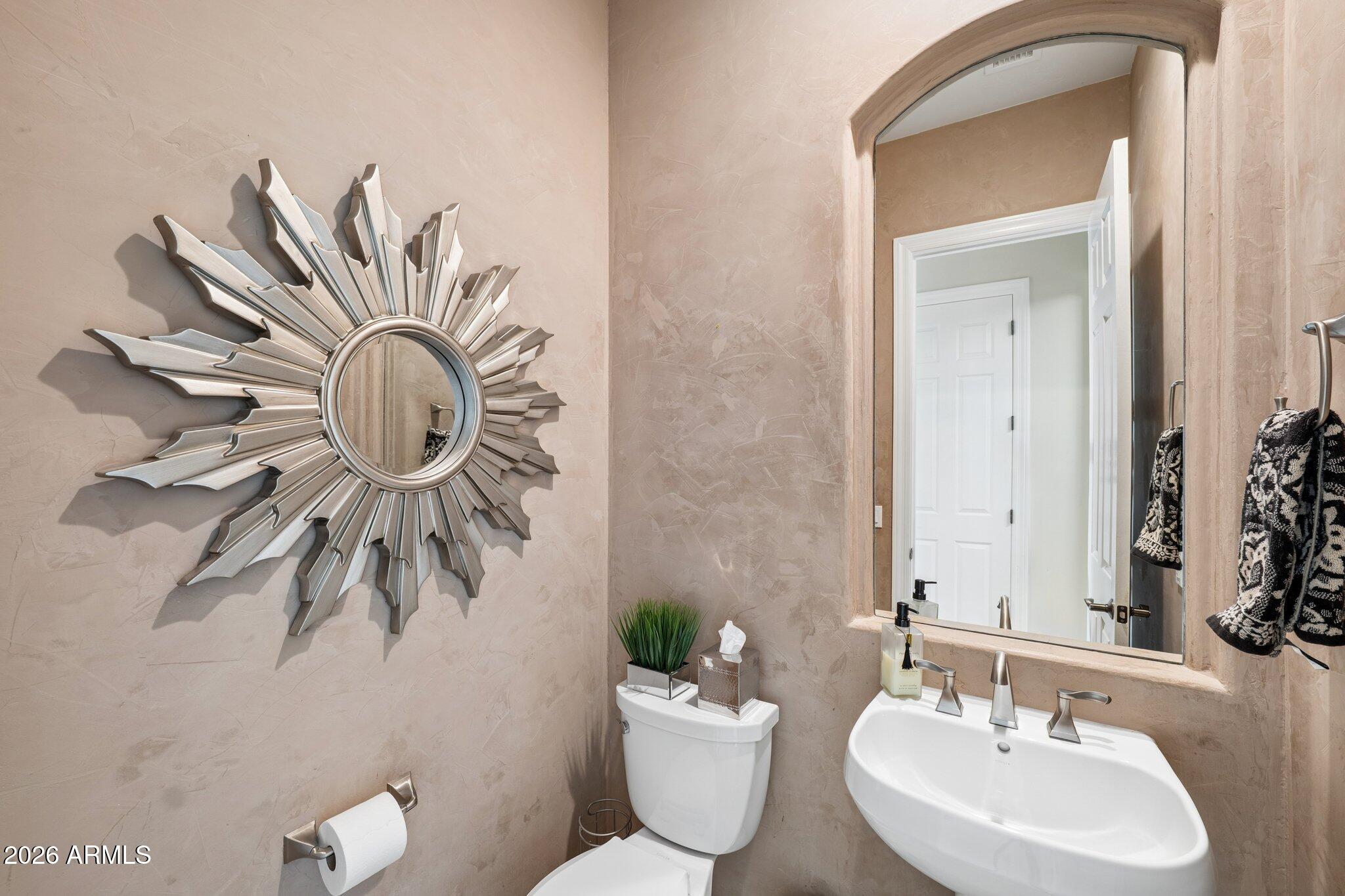 2649 N LAYTON Circle