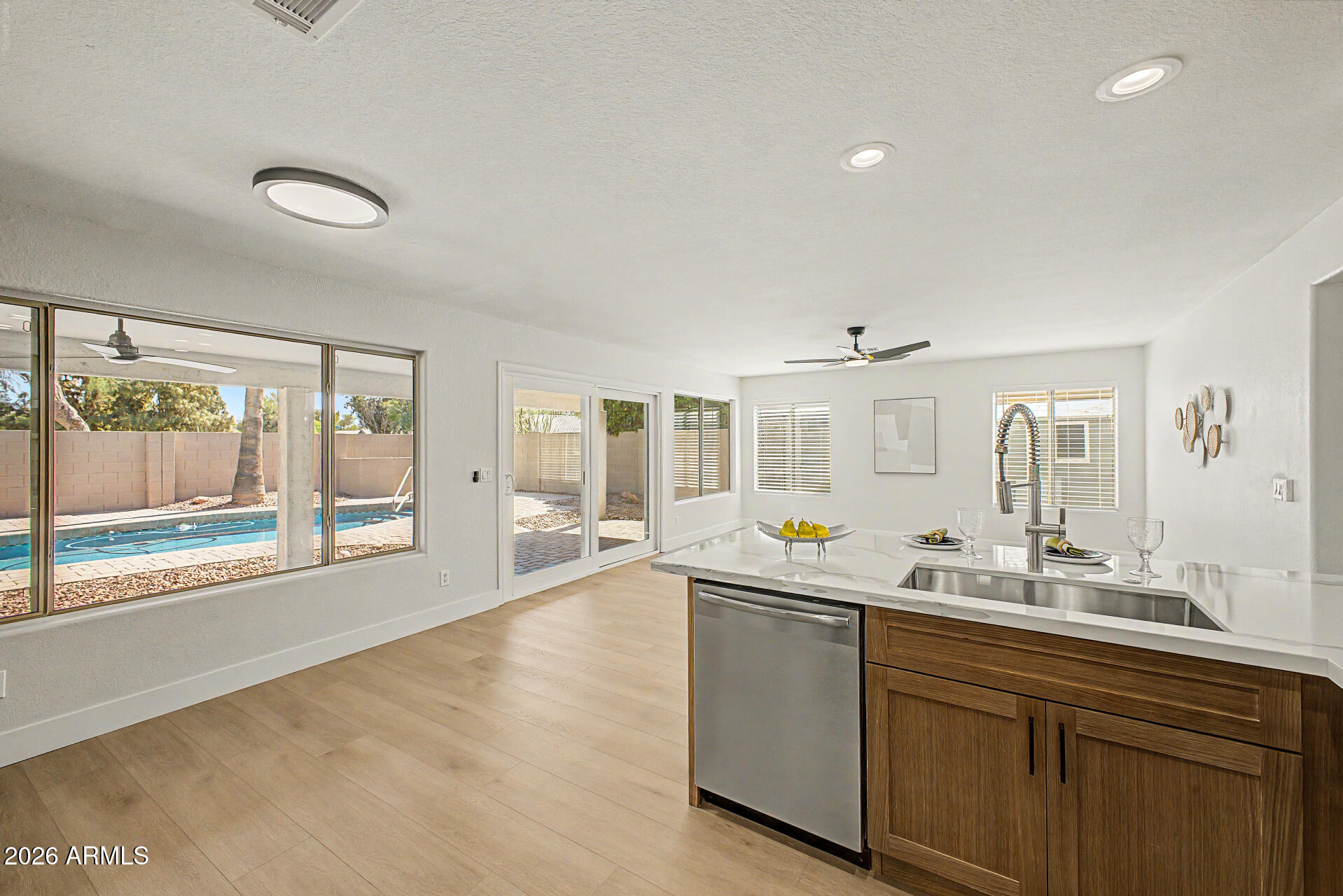 1743 E REDFIELD Road