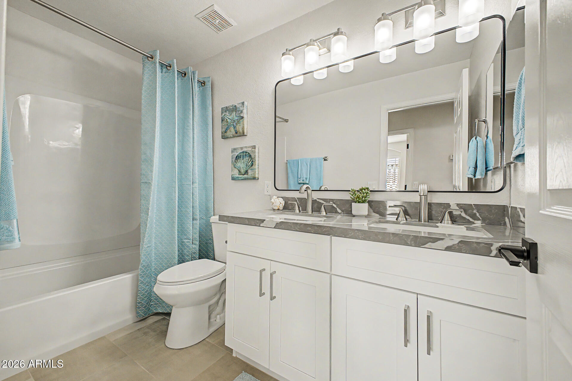 1743 E REDFIELD Road