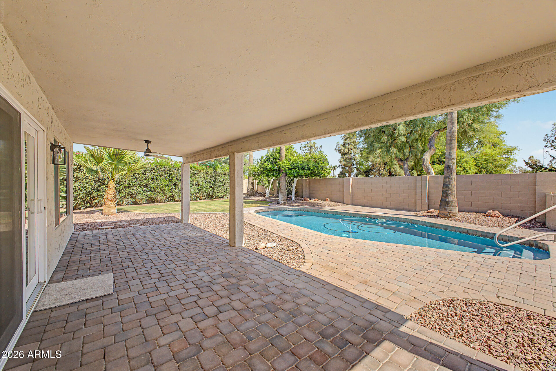 1743 E REDFIELD Road