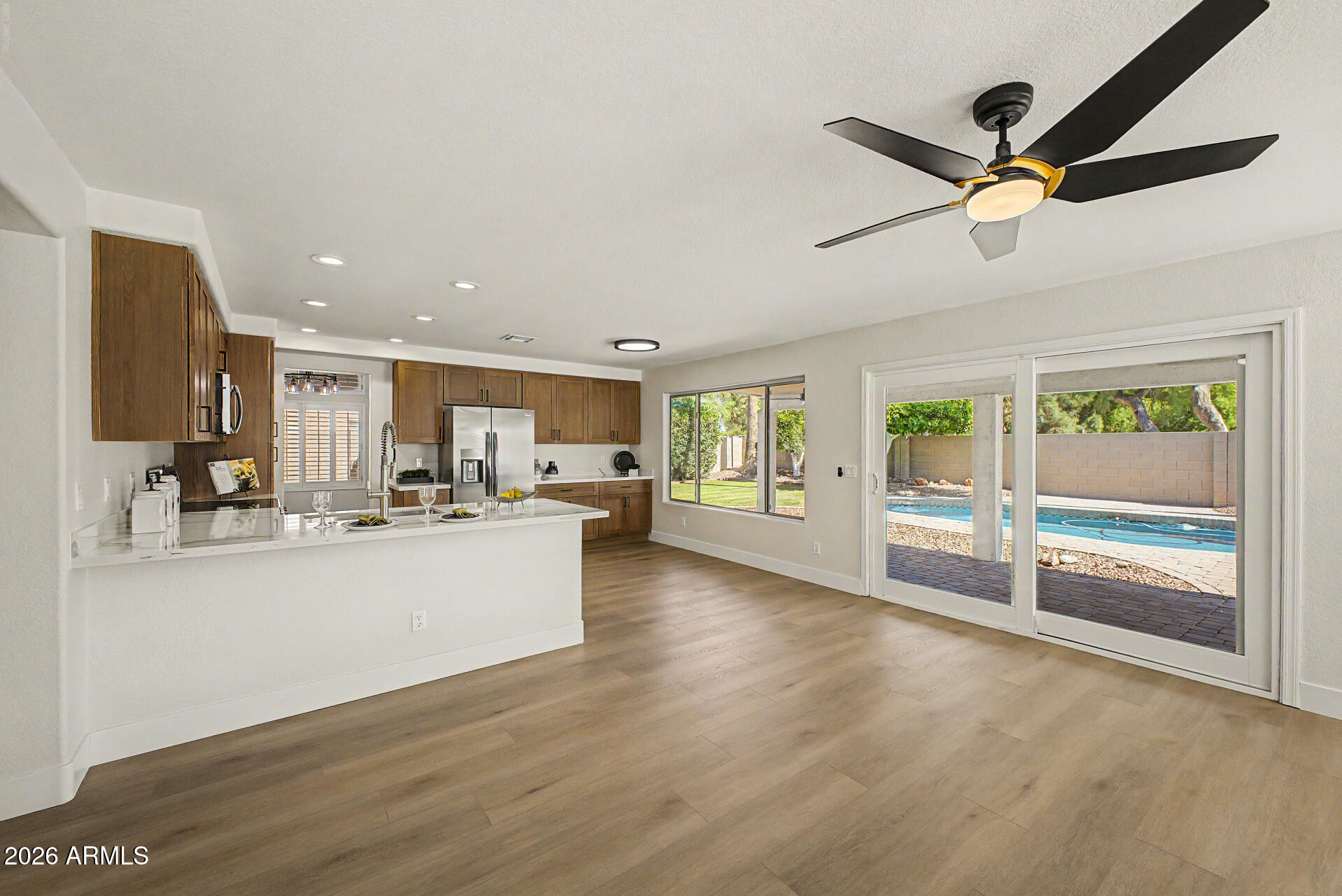 1743 E REDFIELD Road