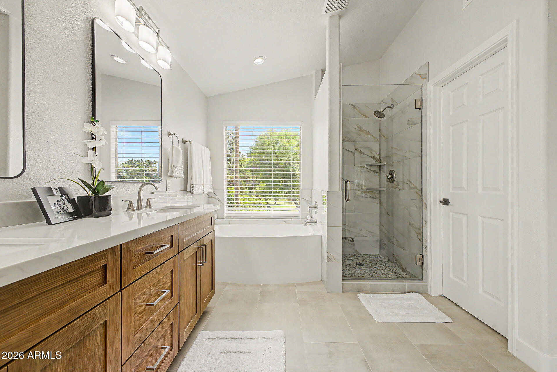 1743 E REDFIELD Road