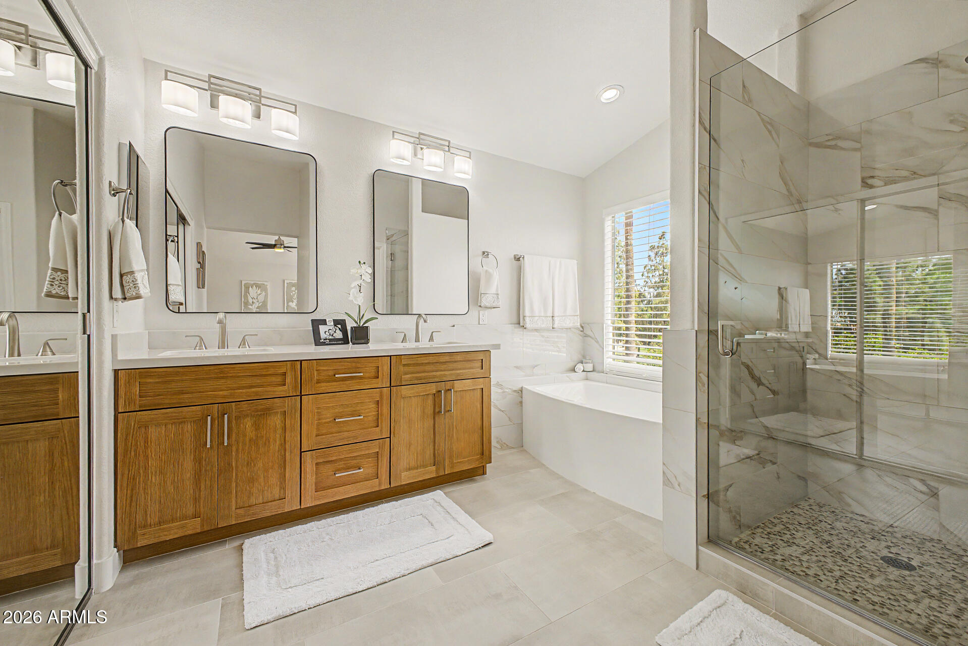 1743 E REDFIELD Road