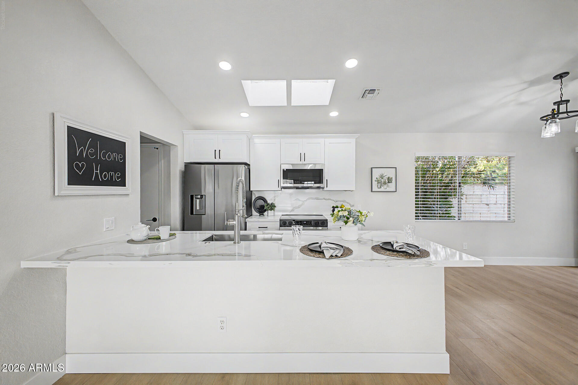 2929 E BROADWAY Road 87