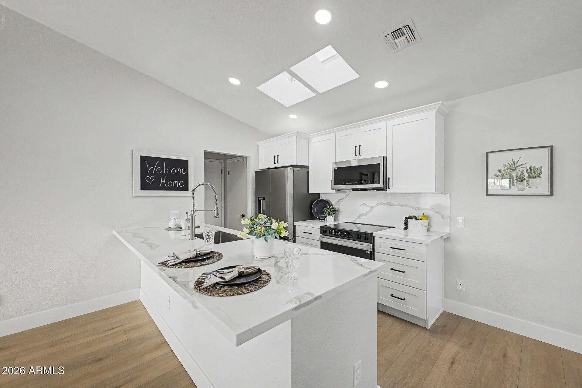 2929 E BROADWAY Road 87