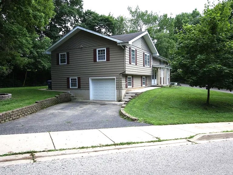 410 W Van Emmon Street
