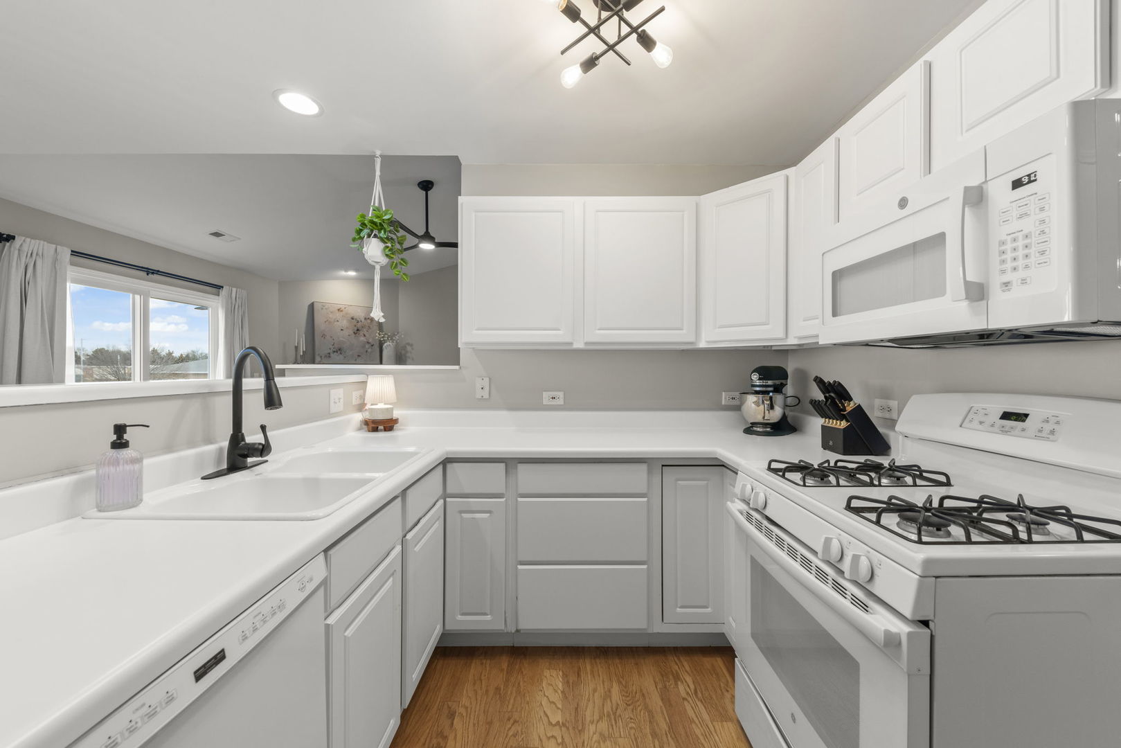 809 Constance Lane Unit: 809