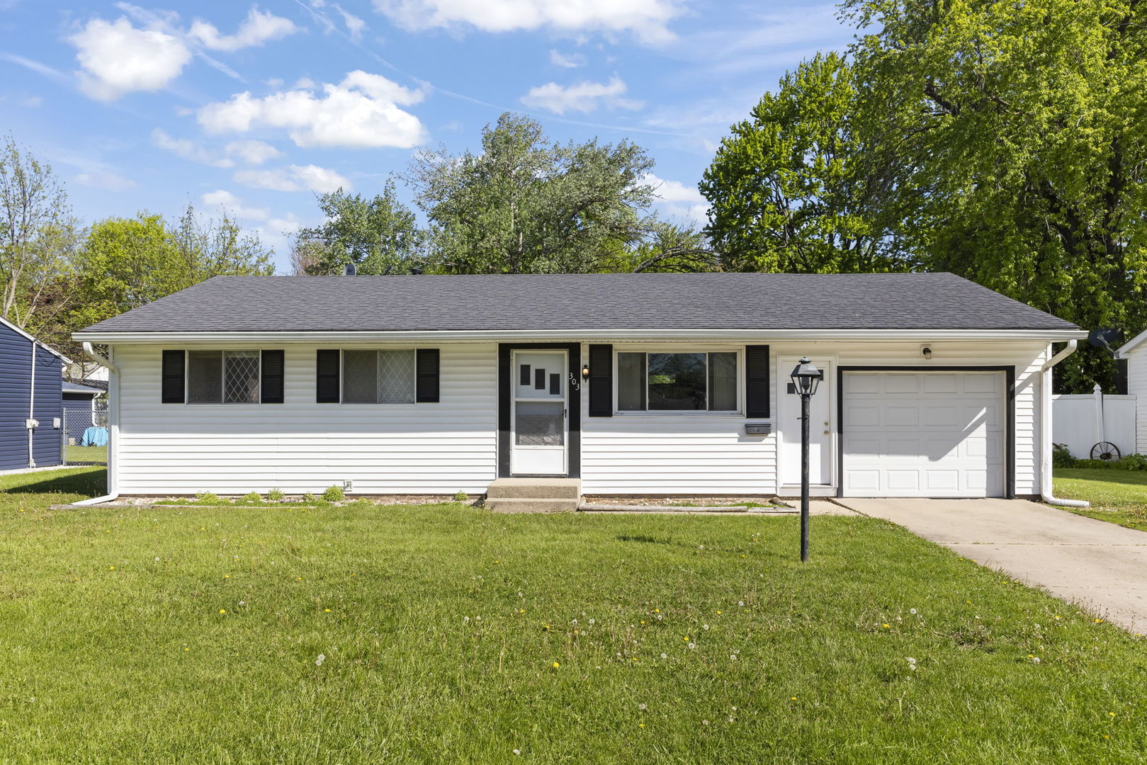 303 E Edgelawn Drive