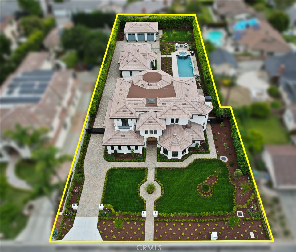 150 E La Sierra Drive