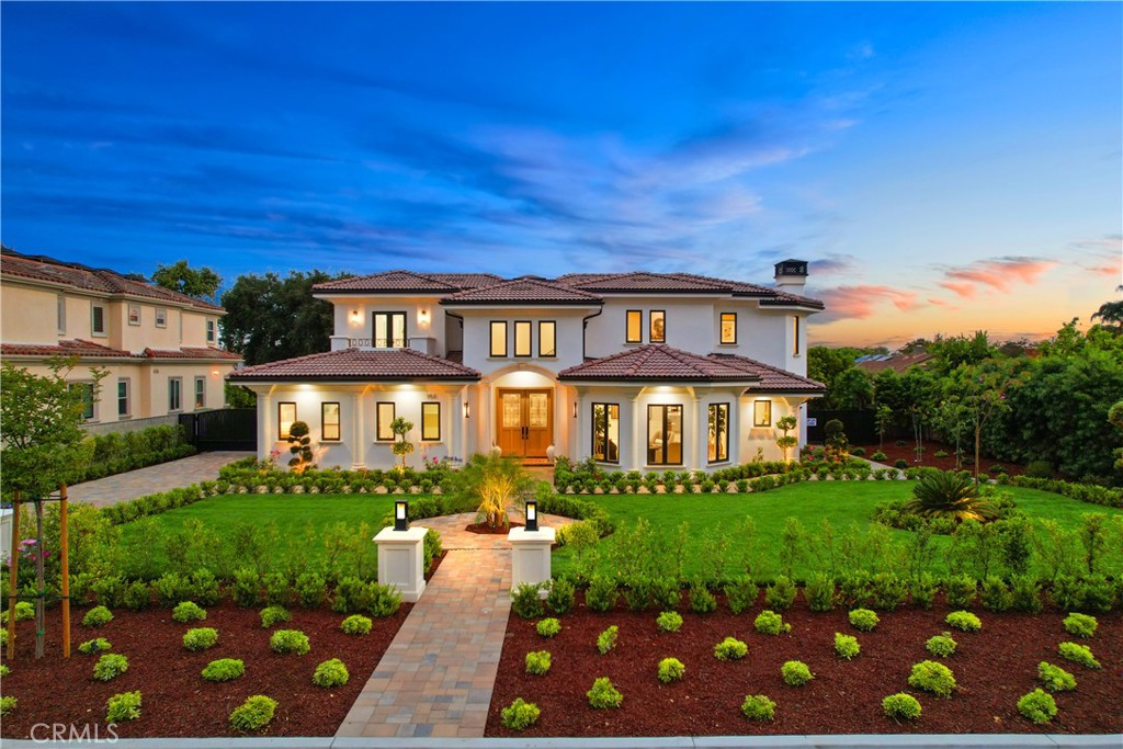 150 E La Sierra Drive