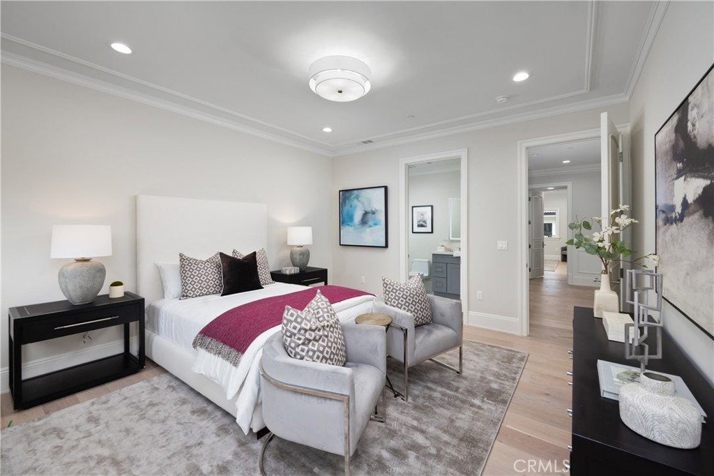 150 E La Sierra Drive