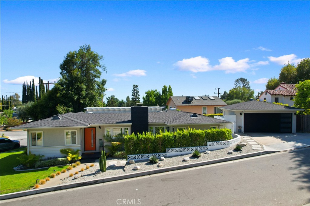 405 Heather Heights Court