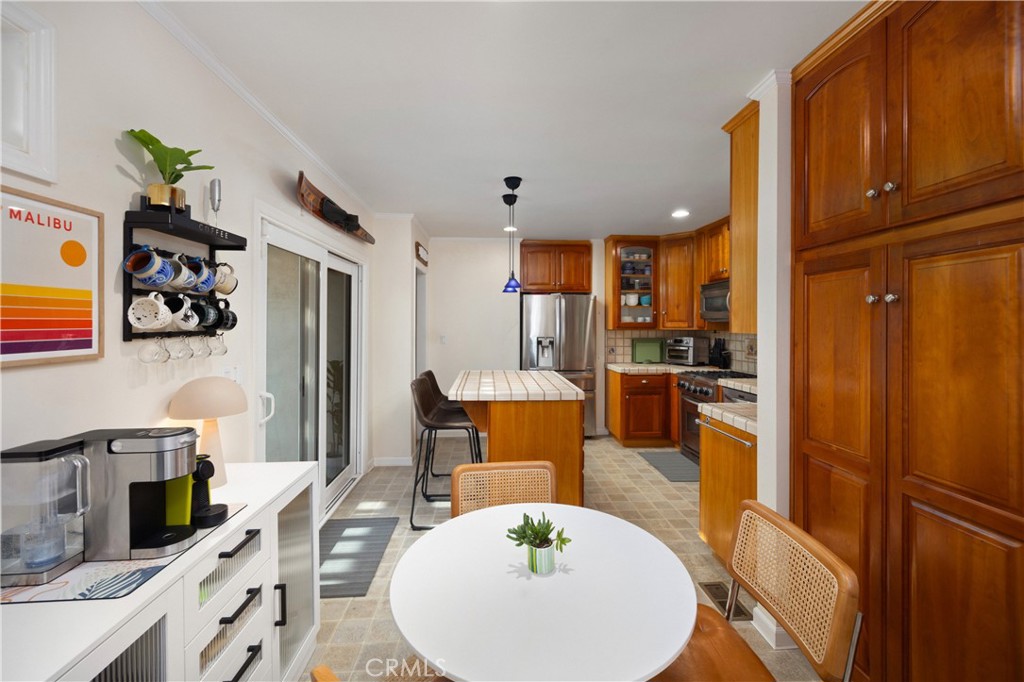 405 Heather Heights Court