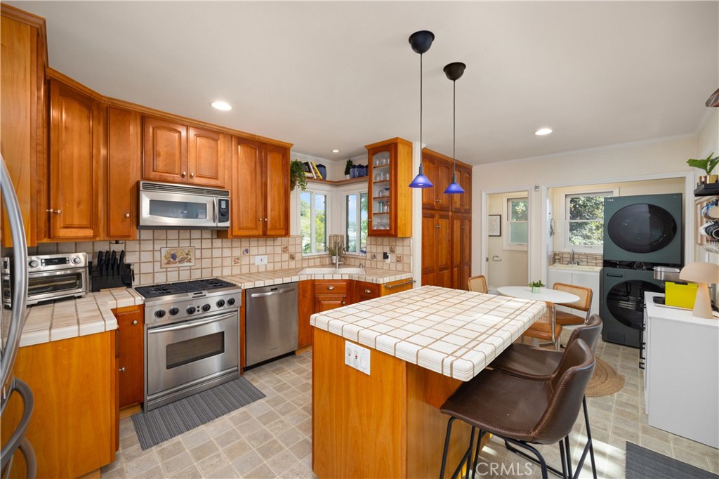 405 Heather Heights Court