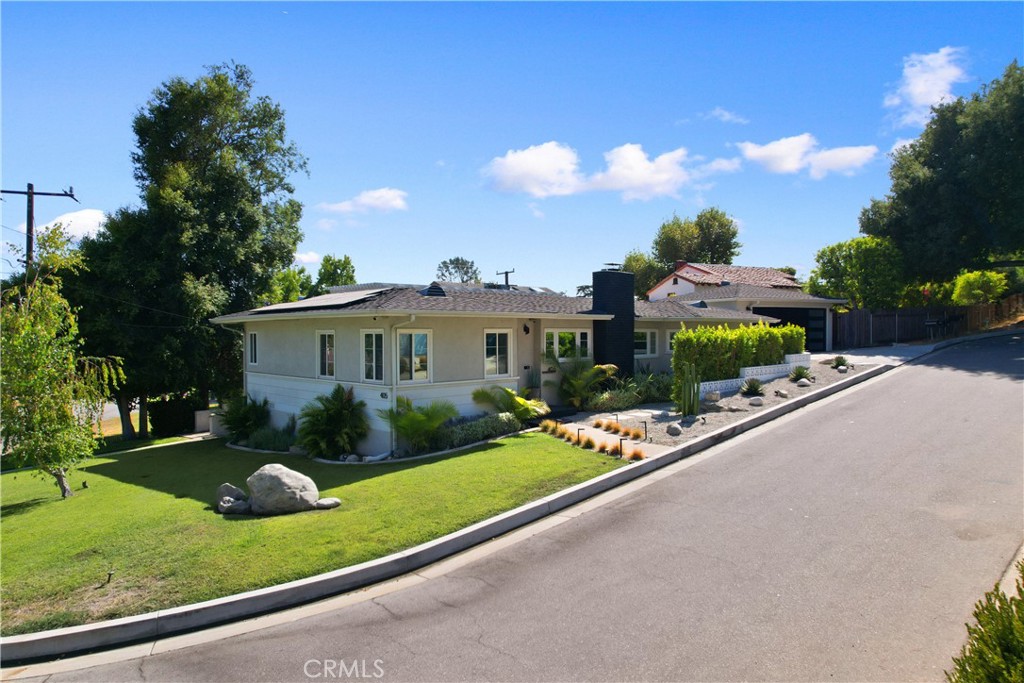 405 Heather Heights Court