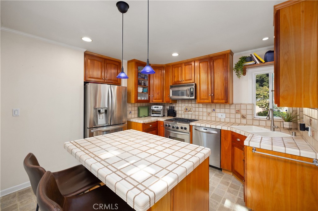 405 Heather Heights Court