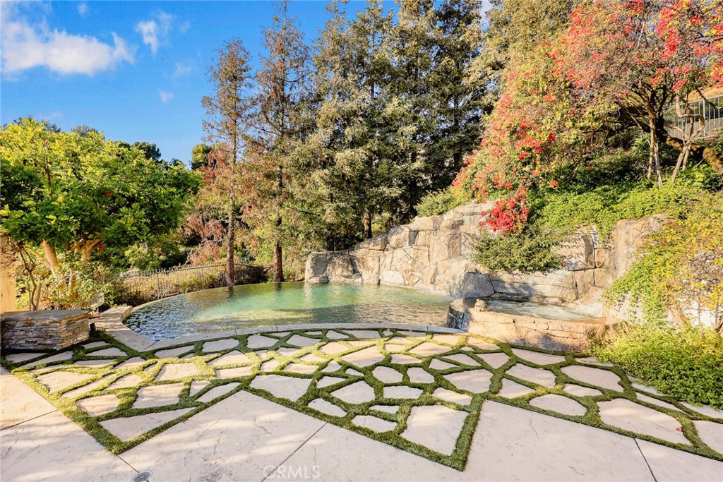 318 N Terrace View Drive