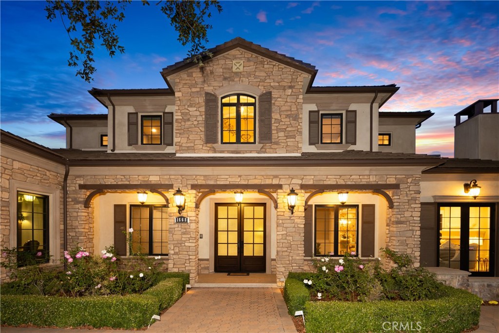 1668 Highland Oaks Drive