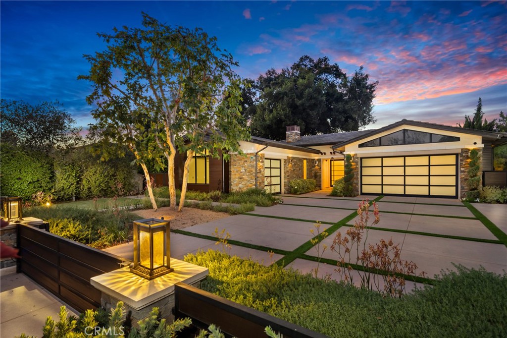 333 W Le Roy Avenue