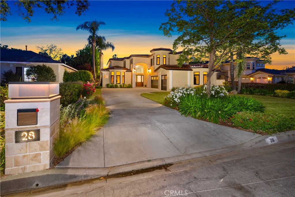 28 W La Sierra Drive