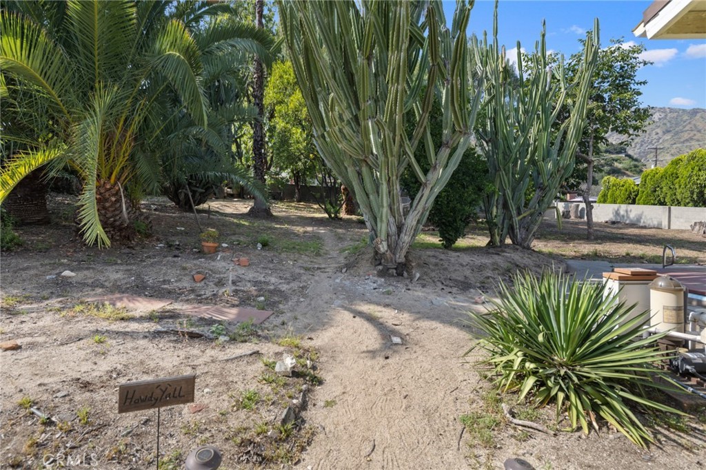 181 E Alegria Avenue