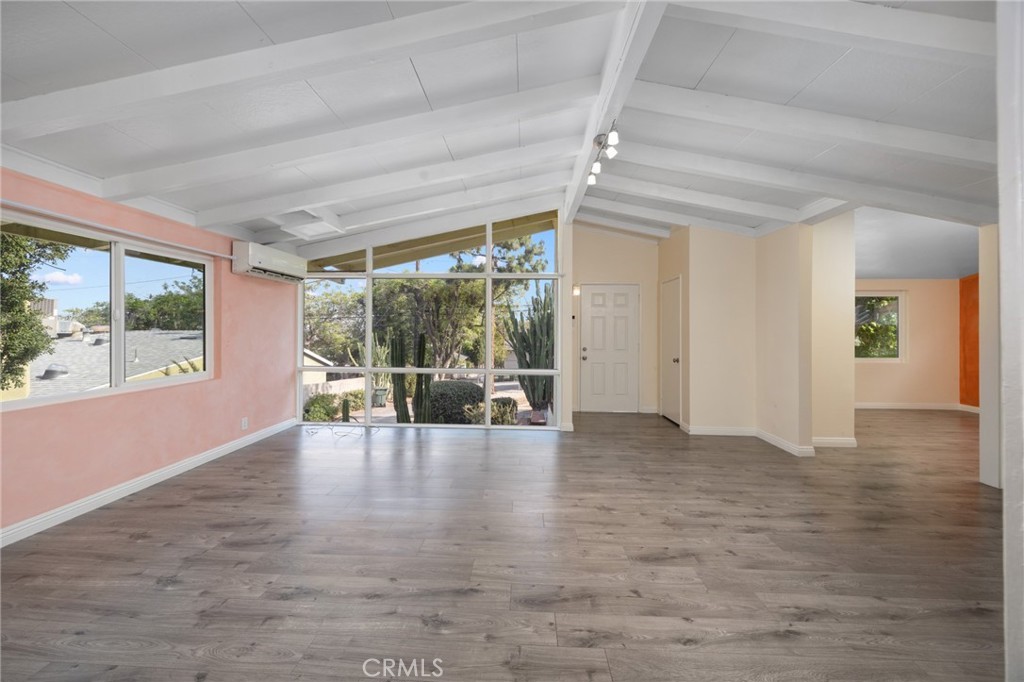 181 E Alegria Avenue