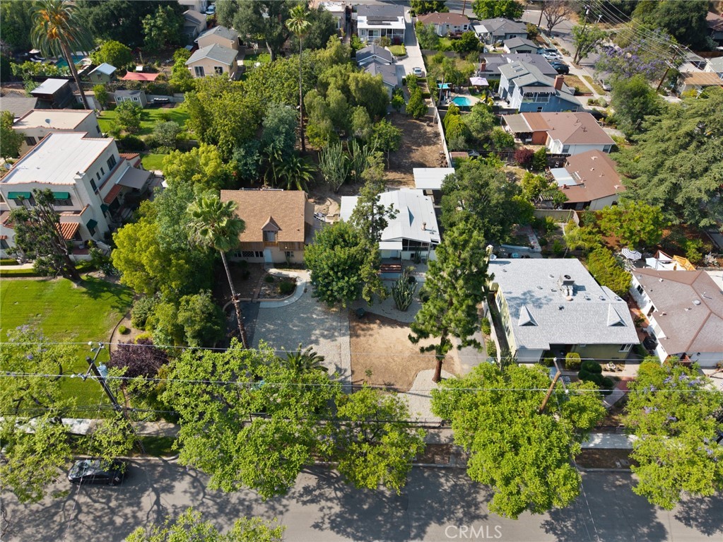 181 E Alegria Avenue