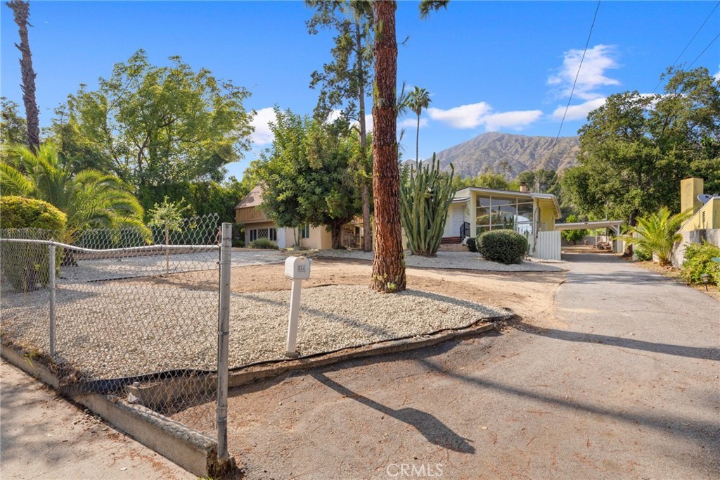 181 E Alegria Avenue