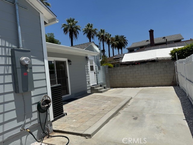 224 W Cypress Avenue