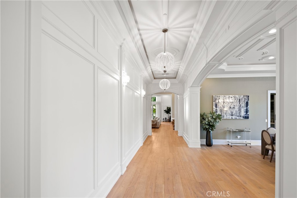 935 W Foothill Boulevard