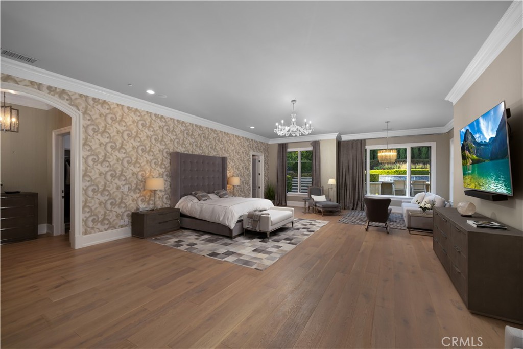 935 W Foothill Boulevard