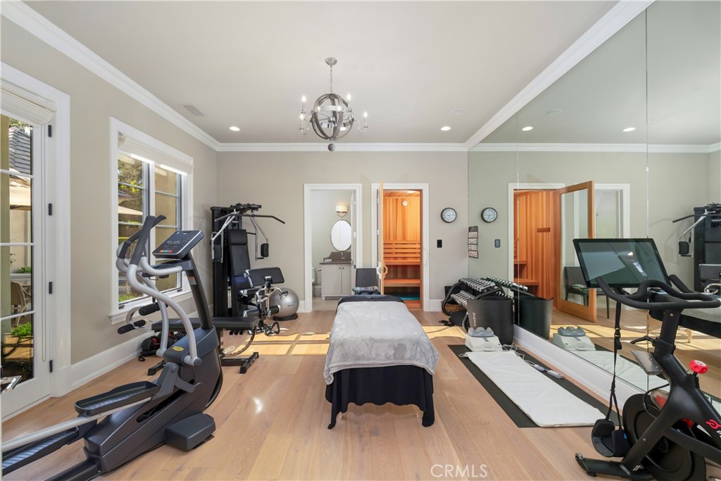 935 W Foothill Boulevard