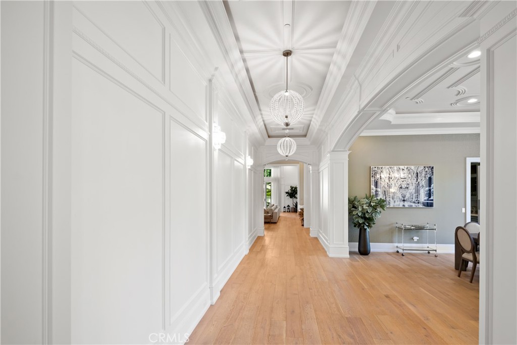 935 W Foothill Boulevard