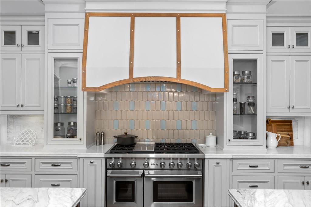 935 W Foothill Boulevard