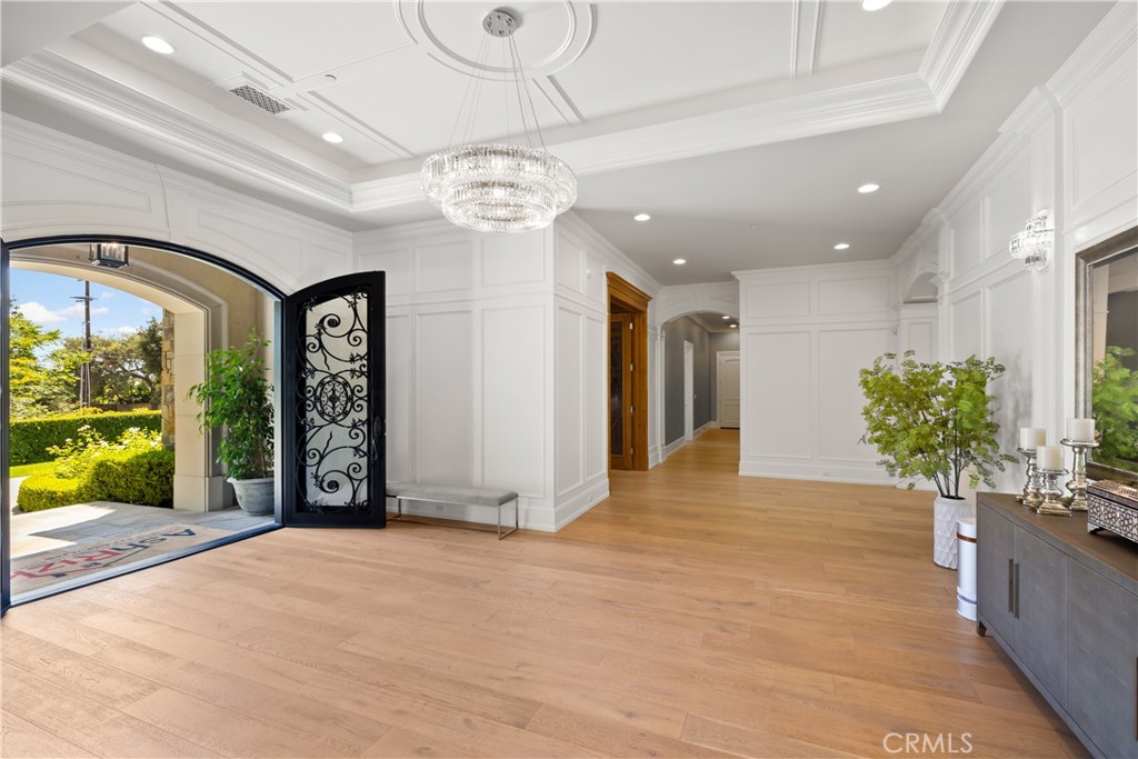 935 W Foothill Boulevard