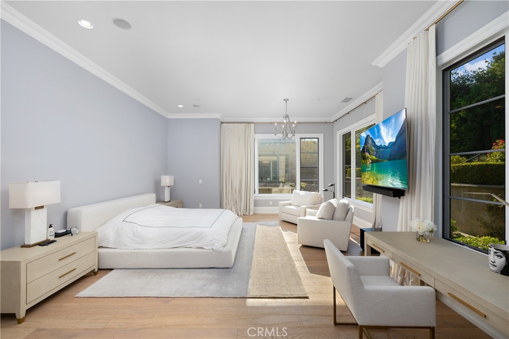 935 W Foothill Boulevard