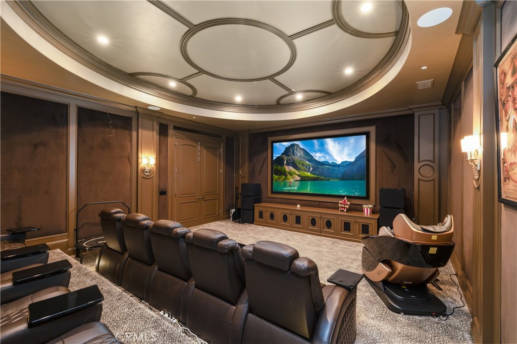 935 W Foothill Boulevard