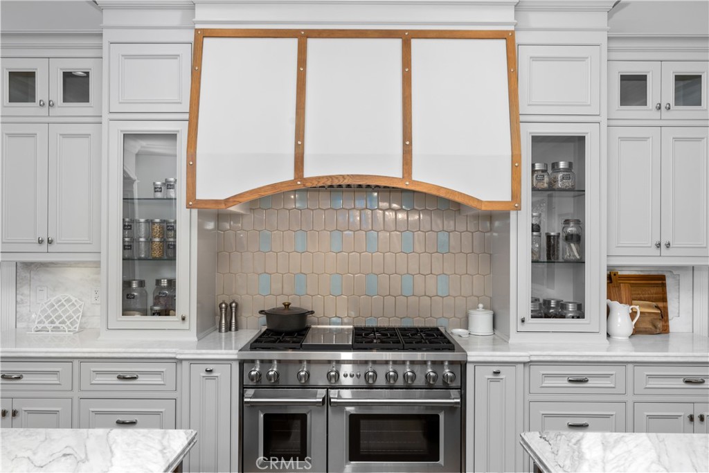 935 W Foothill Boulevard