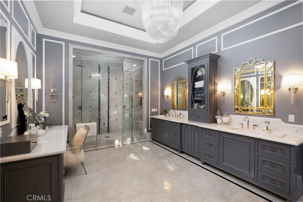 935 W Foothill Boulevard