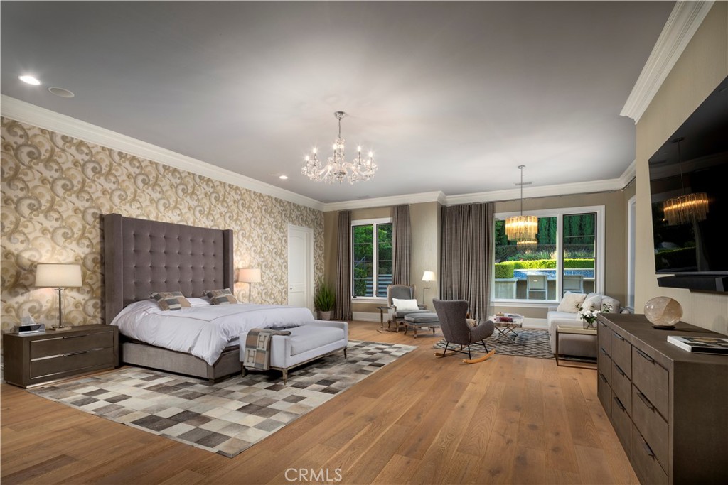 935 W Foothill Boulevard