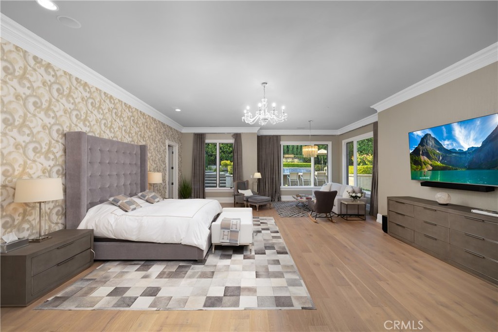 935 W Foothill Boulevard