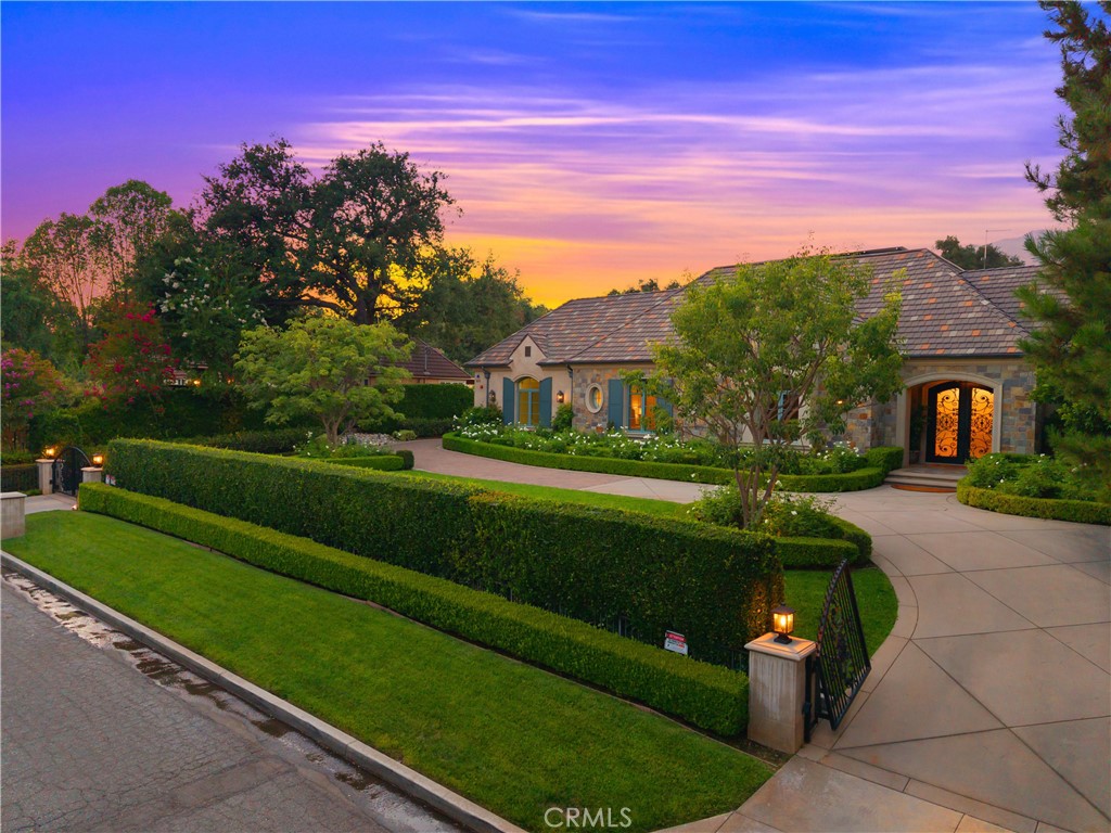 935 W Foothill Boulevard