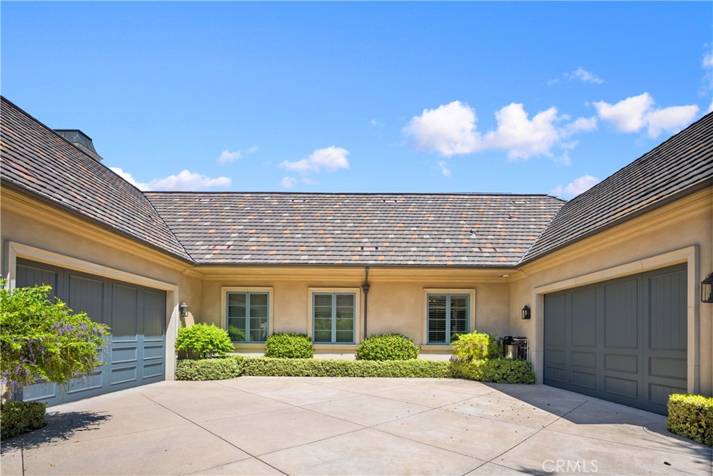 935 W Foothill Boulevard