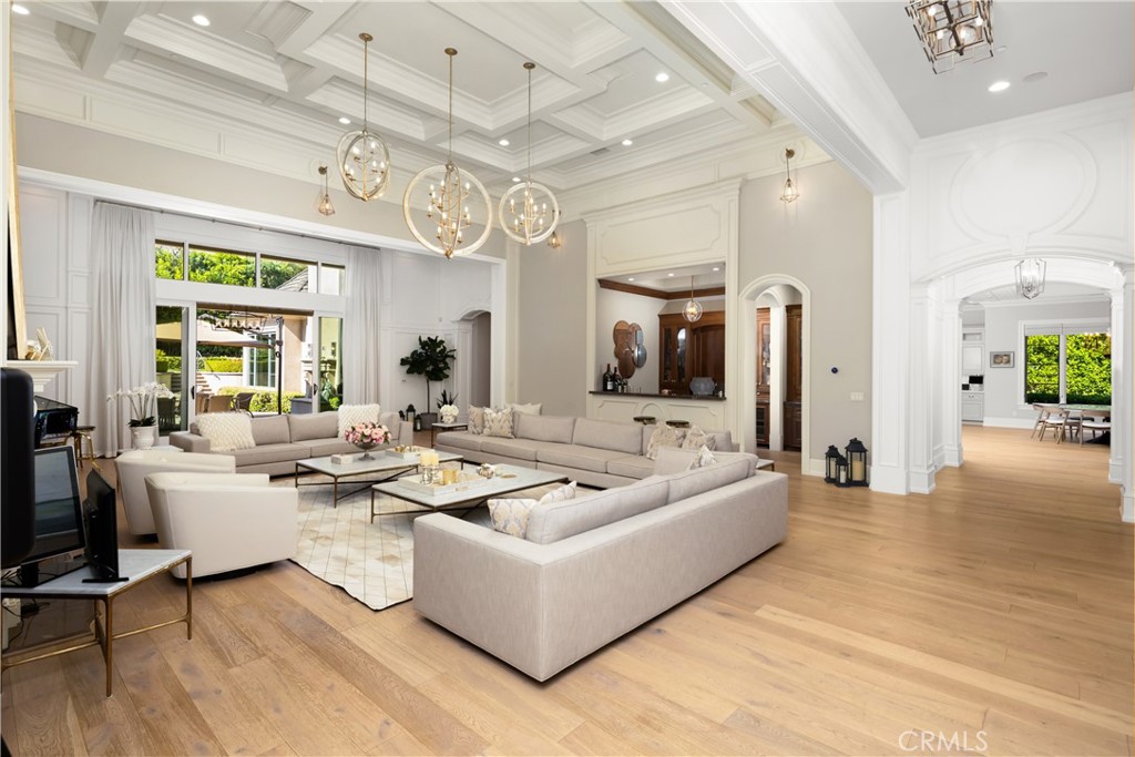 935 W Foothill Boulevard