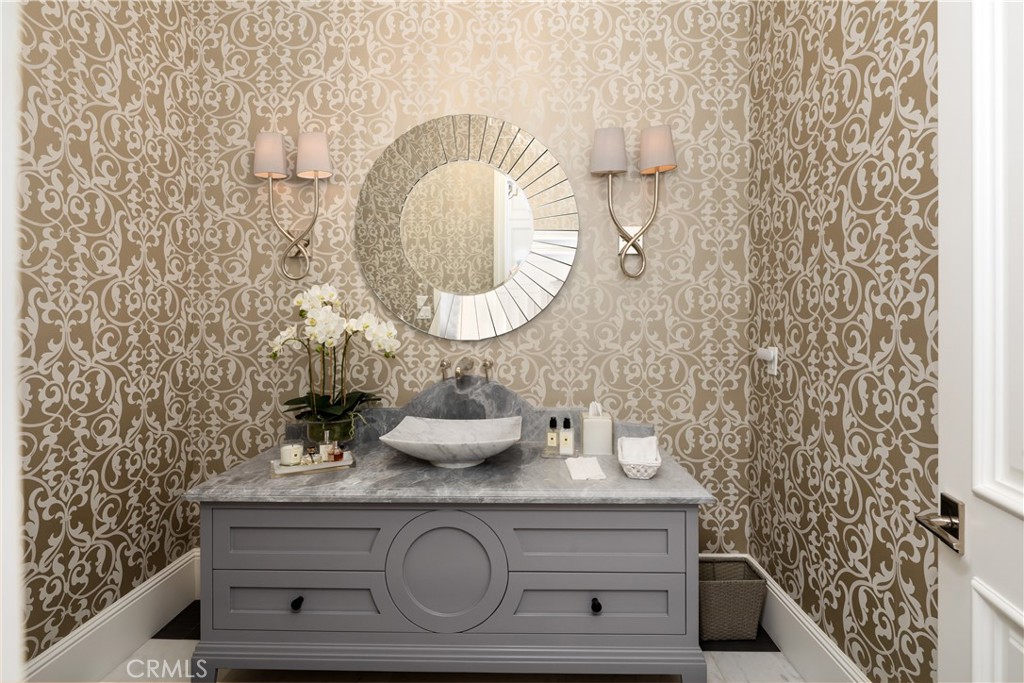 935 W Foothill Boulevard